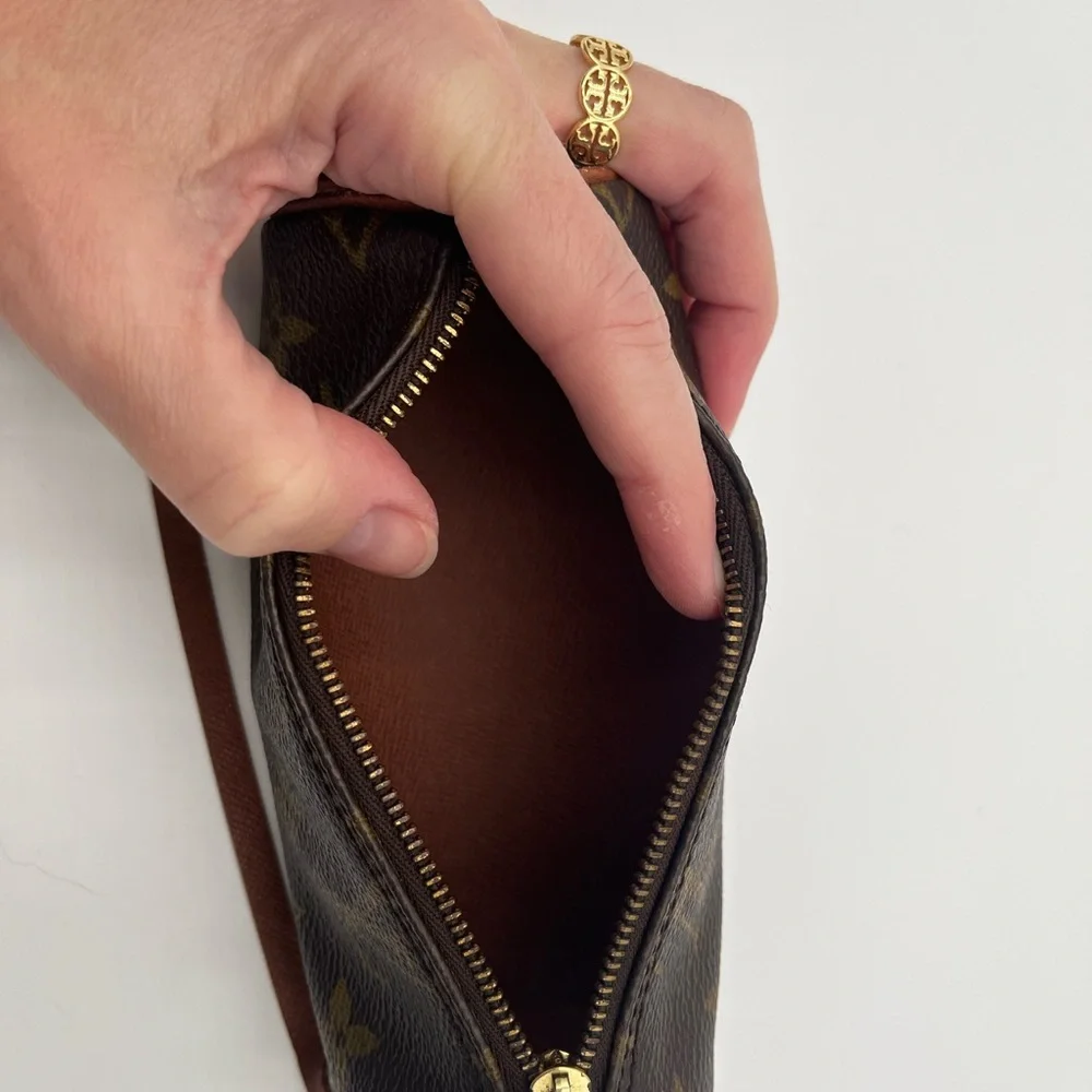 Louis Vuitton Monogram Mini Papillon Women's Bag - Picture 5 of 9